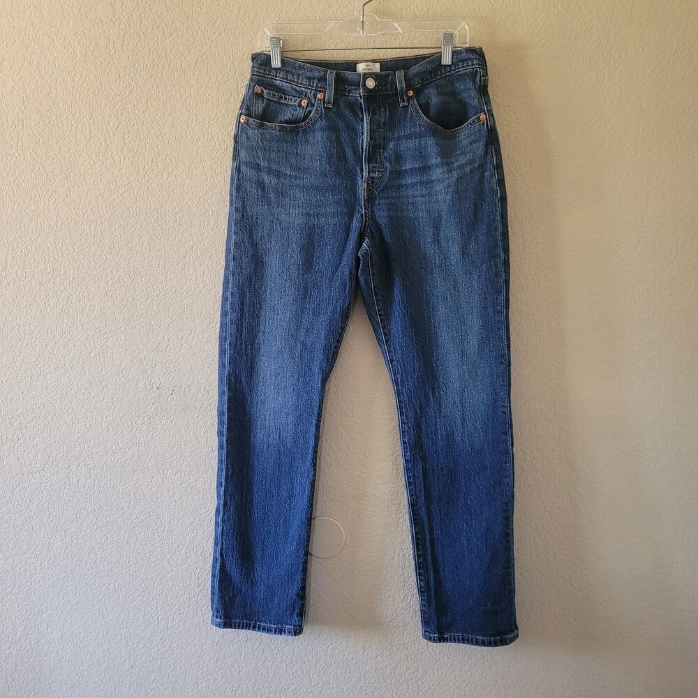 Levis 501 Curve Straight Jeans Womens 30x30 Blue Medium Wash Button Fly Stretch